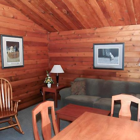 Logan Lake Lac Le Jeune Nature Resort المظهر الخارجي الصورة