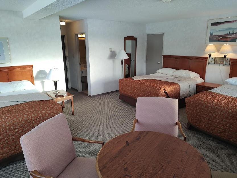 Logan Lake Lac Le Jeune Nature Resort المظهر الخارجي الصورة