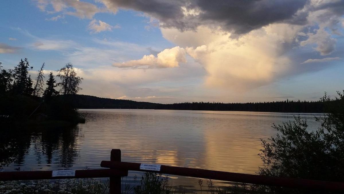 Logan Lake Lac Le Jeune Nature Resort المظهر الخارجي الصورة