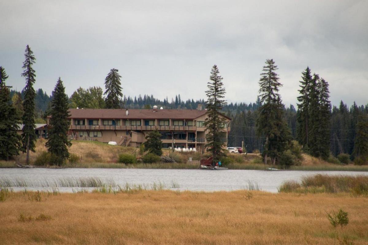 Logan Lake Lac Le Jeune Nature Resort المظهر الخارجي الصورة