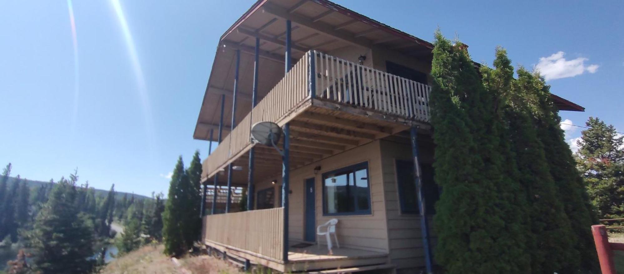 Logan Lake Lac Le Jeune Nature Resort المظهر الخارجي الصورة