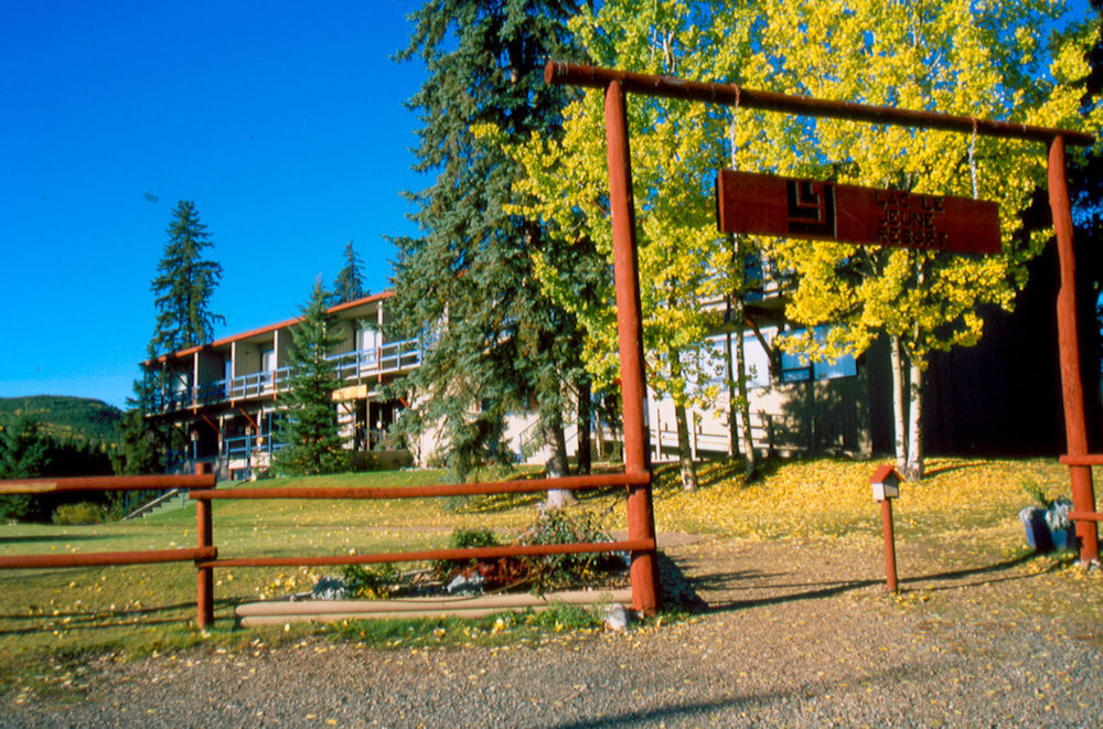 Logan Lake Lac Le Jeune Nature Resort المظهر الخارجي الصورة